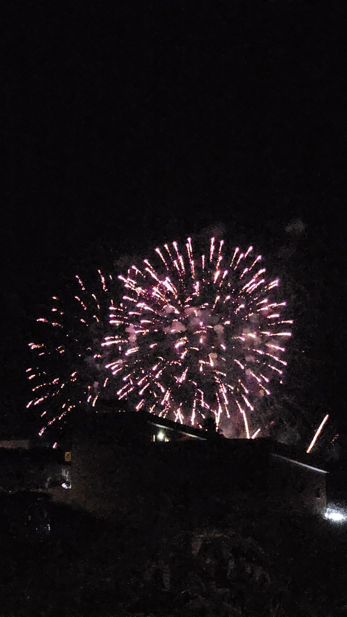 Buntes Feuerwerk über Los Realejos im Norden Teneriffas
